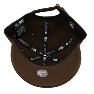New York Yankees New Era 9Twenty Adjustable Hat (Walnut)
