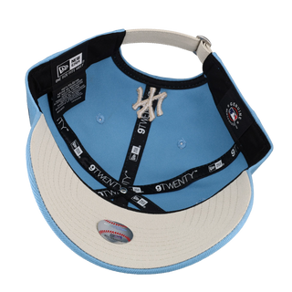 New York Yankees Premium New Era 9Twenty Sky Blue Roses Adjustable Hat