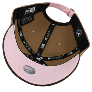 New York Yankees Premium New Era 9Twenty Tan/Walnut Safari Print Adjustable Hat (Pink Brim)