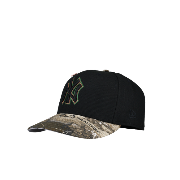 New York Yankees 1999 World Series Realtree Metallic 59Fifty Fitted Hat