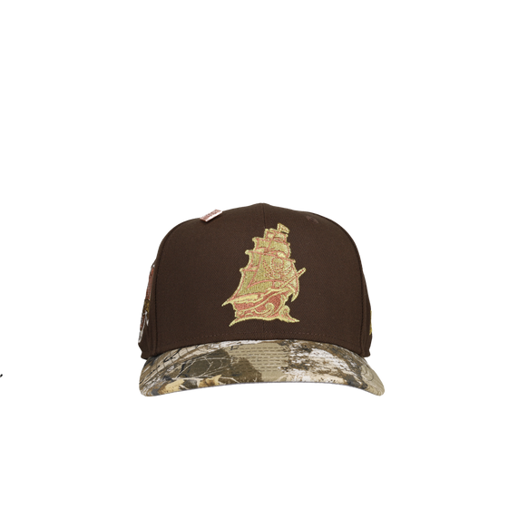 Tampa Bay Buccaneers 30th Season Walnut/Real tree 59Fifty Fitted Hat