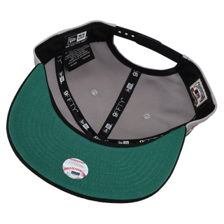 Chicago White Sox 2005 World Series Grey/Black 9Fifty A Frame Snapback Hat
