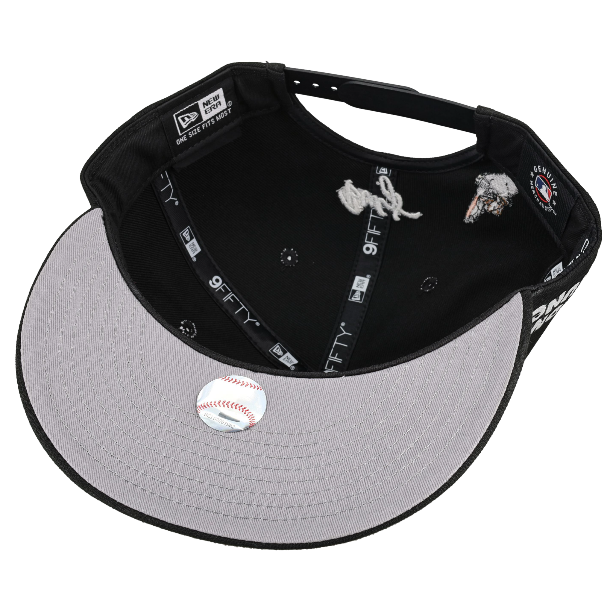 Chicago White Sox x Looney Tunes 9Fifty Black Snapback (Grey Brim)