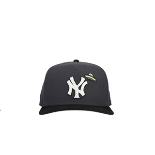 New York Yankees Graphite/Black UFO Disclosure 9Fifty A Frame Snapback Hat, back view
