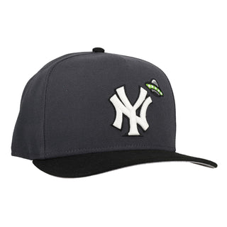 New York Yankees Graphite/Black UFO Disclosure 9Fifty A Frame Snapback Hat, front view
