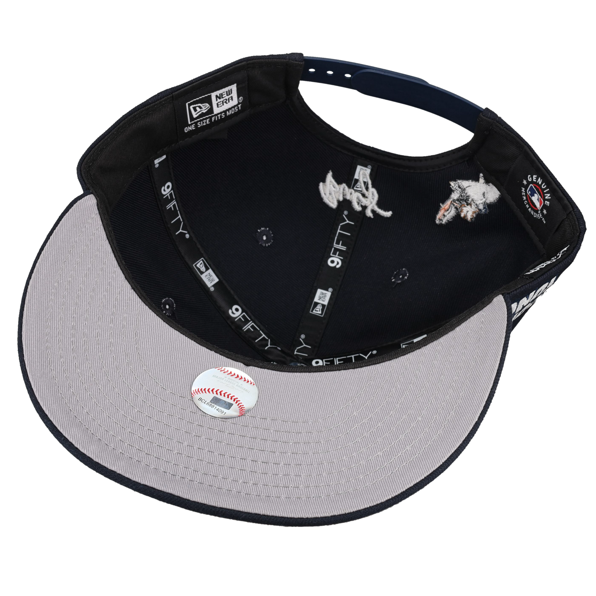 New York Yankees x Looney Tunes 9Fifty Navy Snapback (Grey Brim)