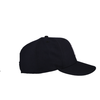 New York Yankees 1996 World Series Navy Cooperstown Collection 59Fifty Fitted Hat (Grey Brim), detail view