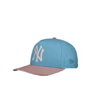 New York Yankees 2009 World Series Multicolor 9Fifty A Frame Snapback Hat, close-up detail