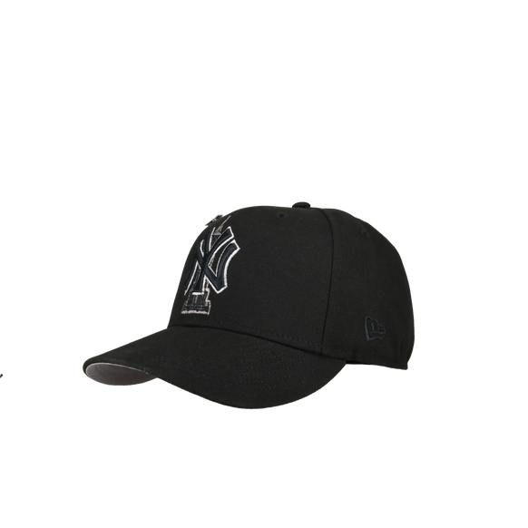 New York Yankees 1999 World Series Empire State 59Fifty Fitted Hat, close-up detail